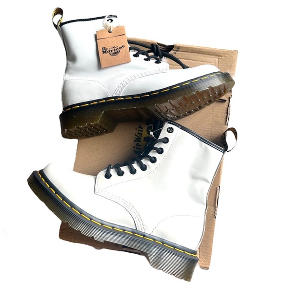 DR. MARTENS | NIB 1460 WOMEN’S SMOOTH LEATHER LACE UP BOOT - Picture 8 of 12